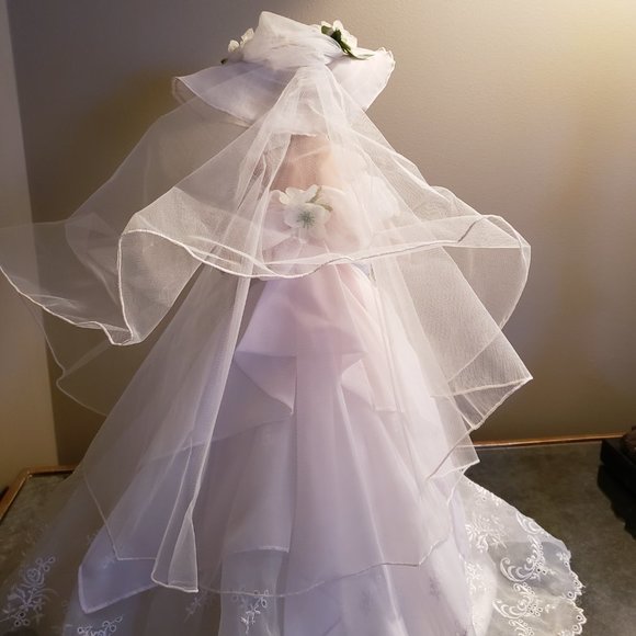 Ashton Drake Galleries- Bride of South- Charlotte - Picture 4 of 4